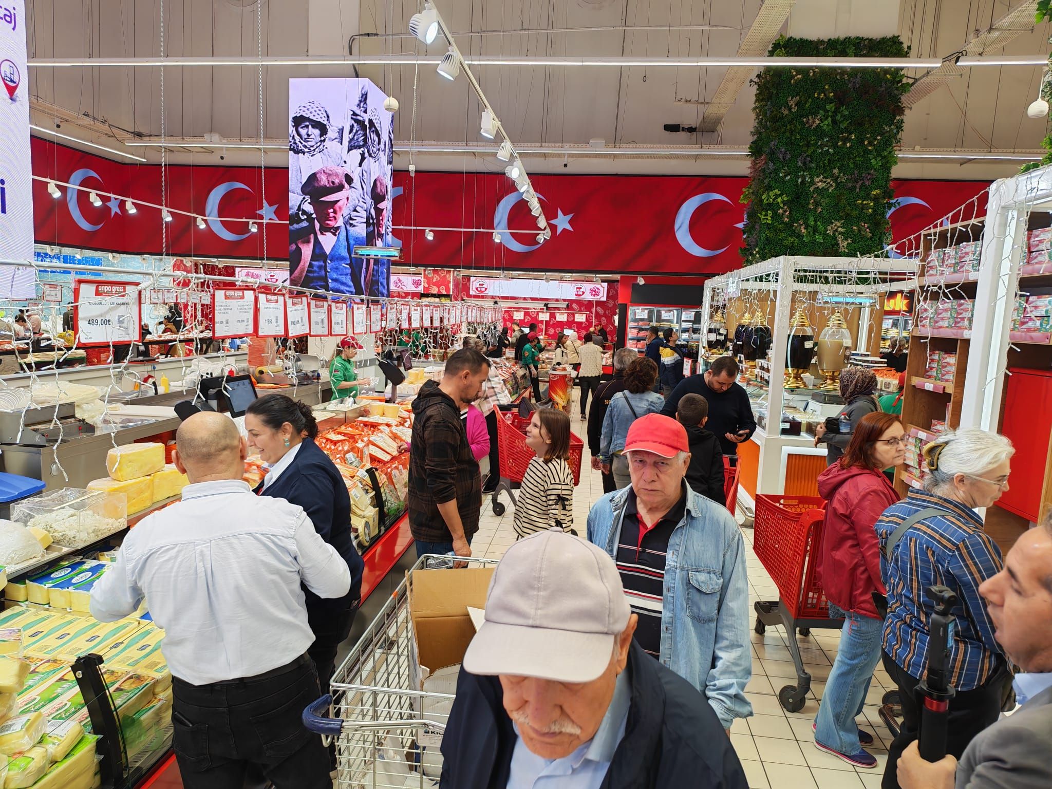 Anpa Gross’ta 29 Eki̇m Cumhuri̇yet Bayrami Coşkusu (1)