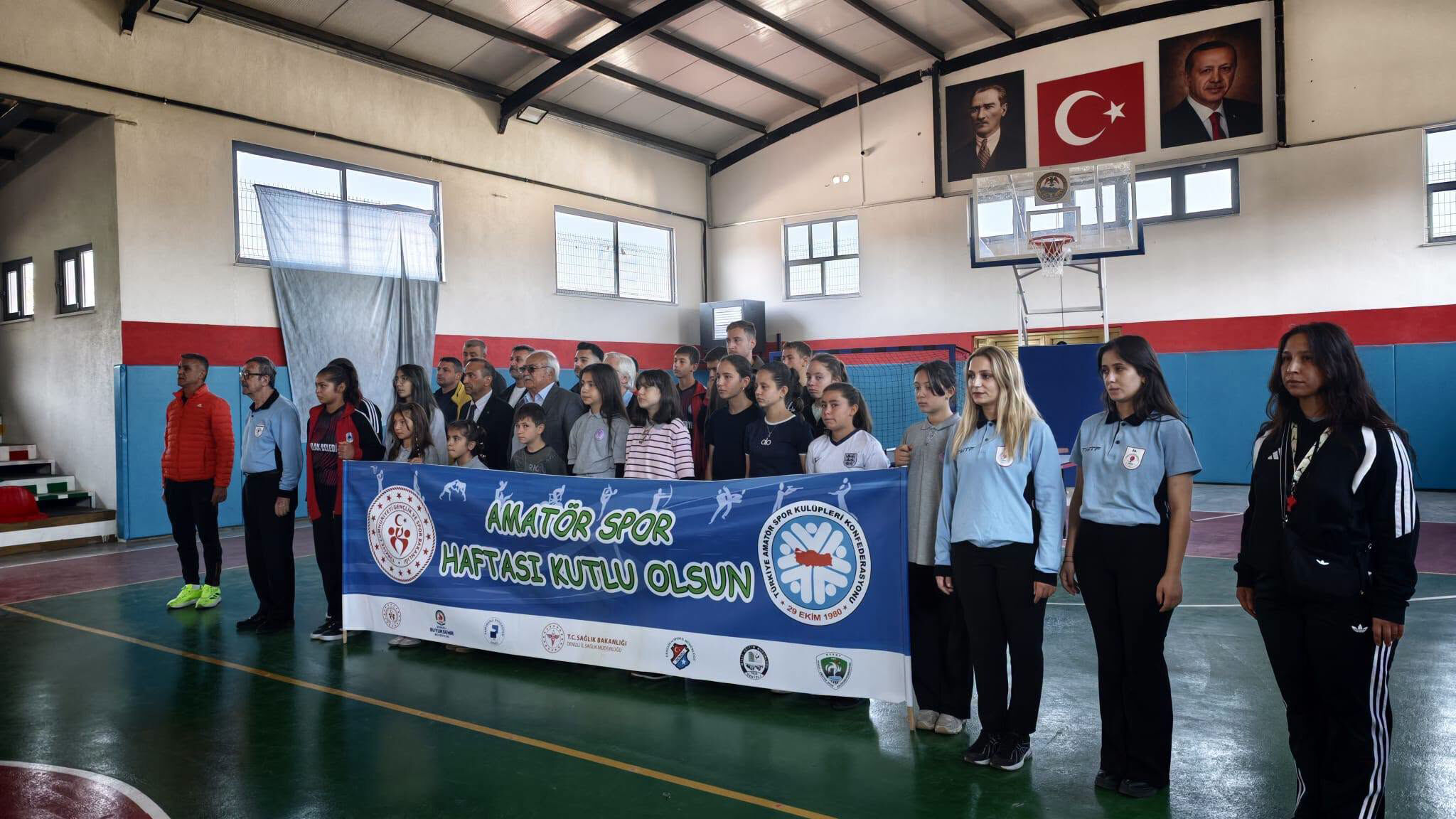 Baklan’da İlçeler Arasi Masa Teni̇si̇ Turnuvasi Düzenlendi̇ (2)